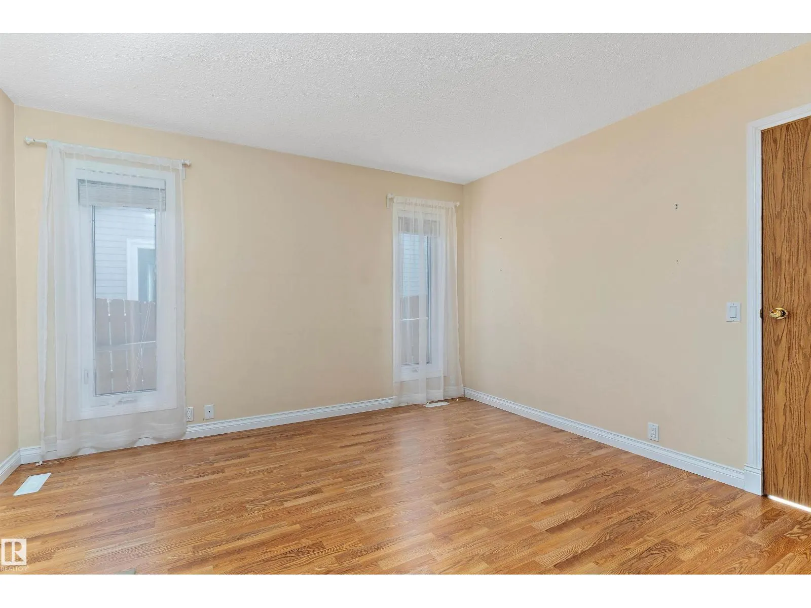10435 14 AV NW
