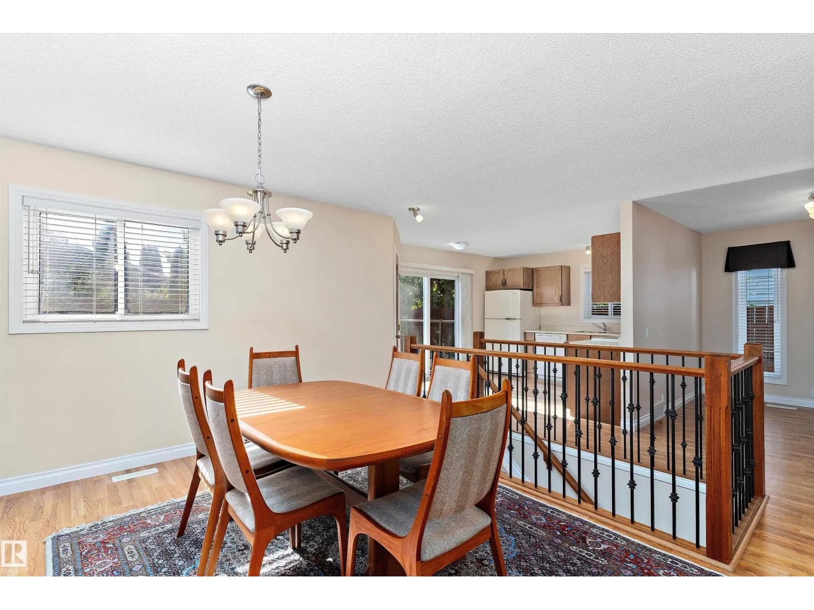 10435 14 AV NW