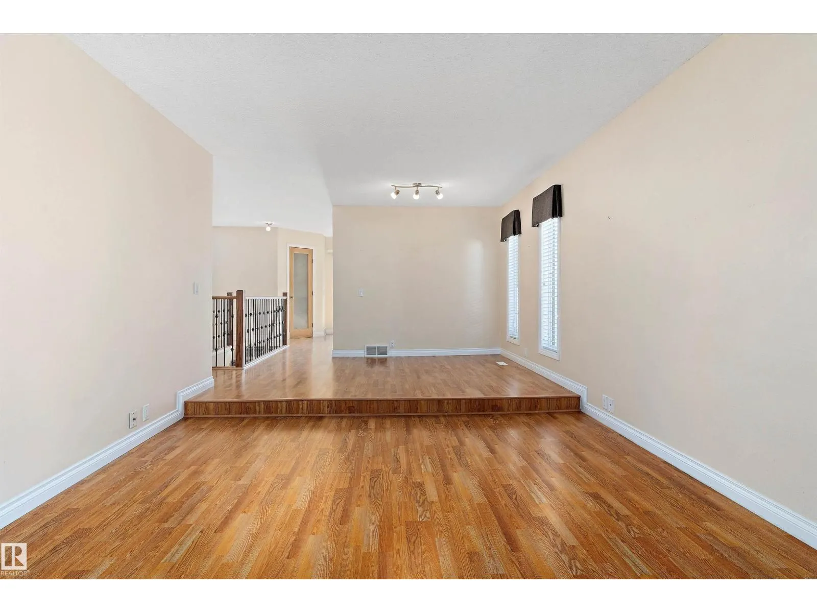 10435 14 AV NW