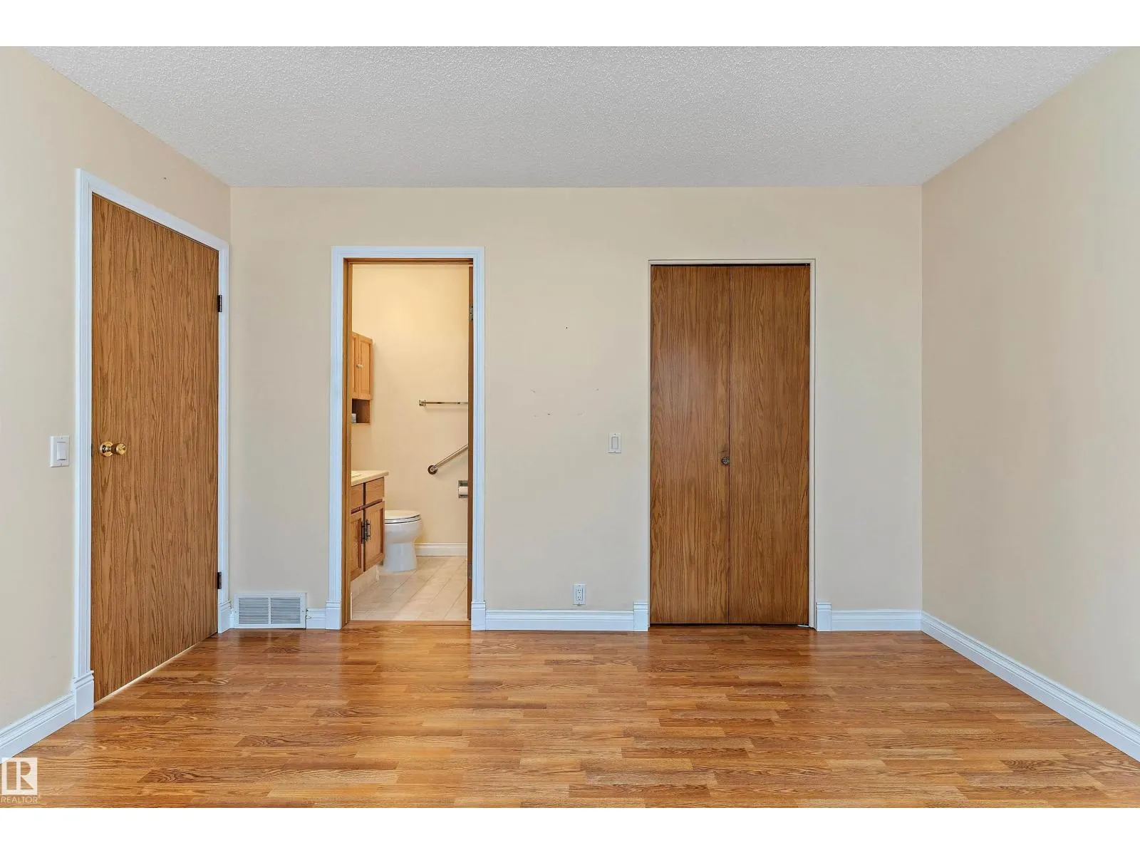 10435 14 AV NW