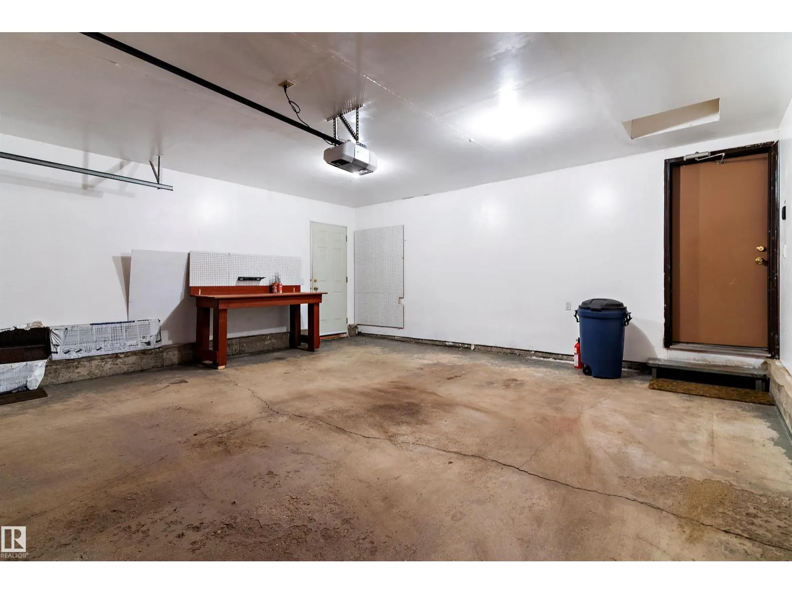 10435 14 AV NW