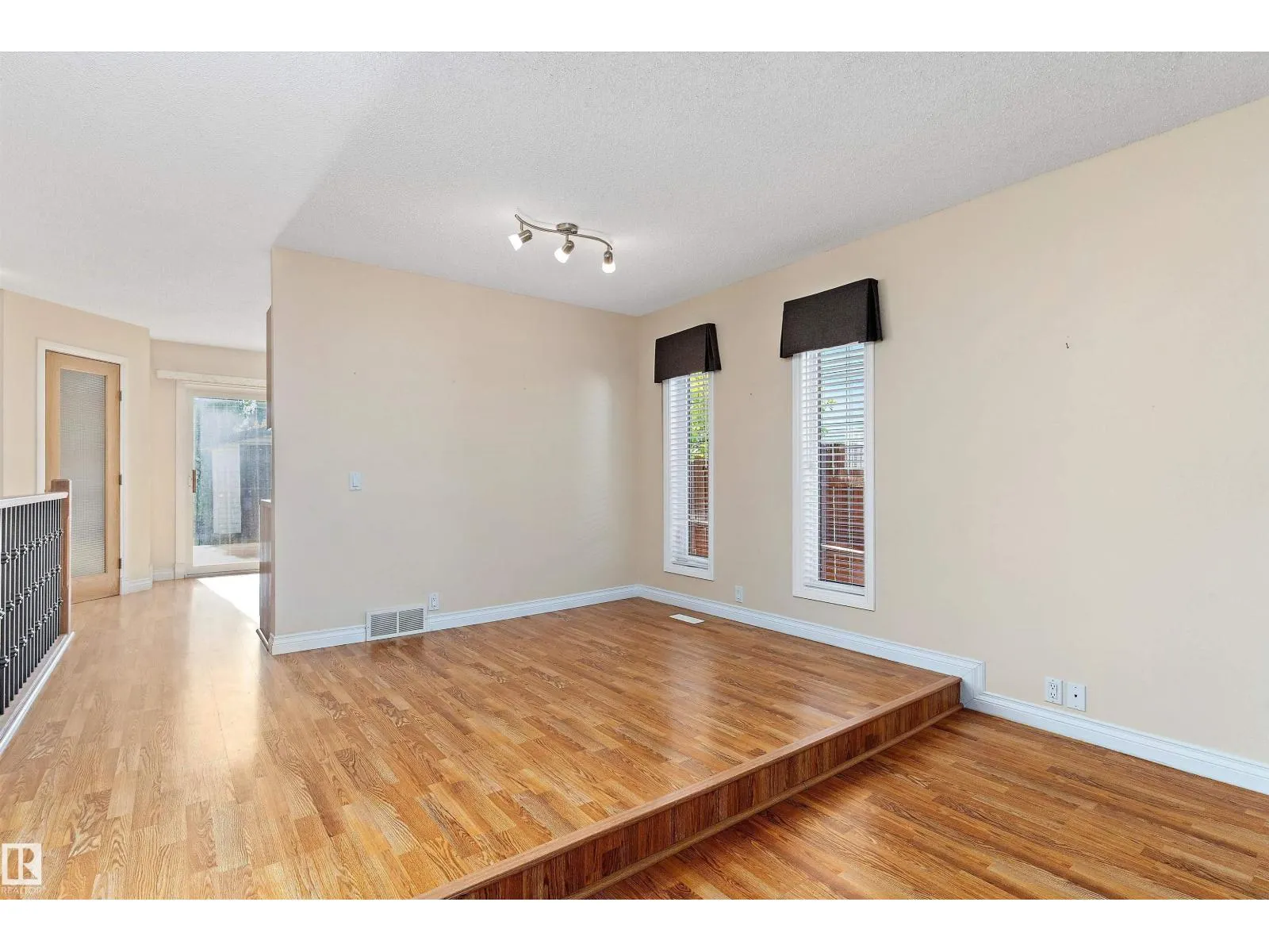 10435 14 AV NW