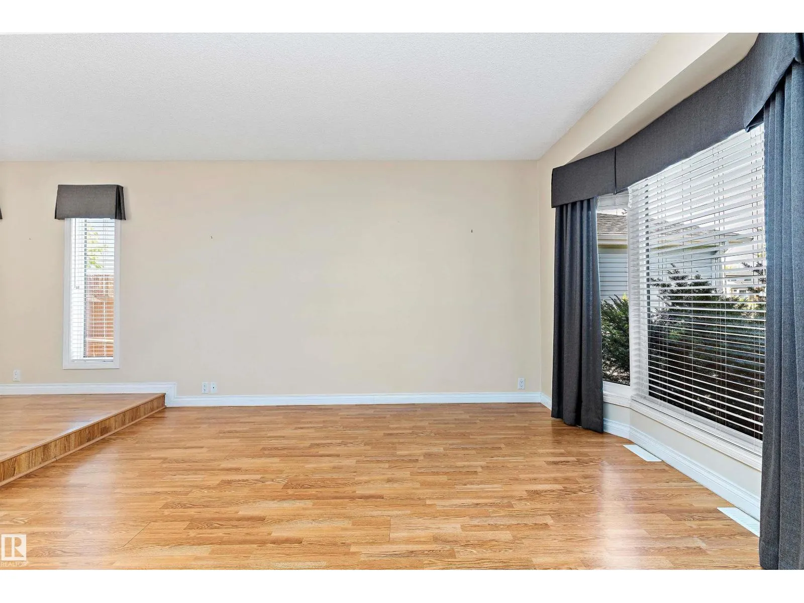 10435 14 AV NW
