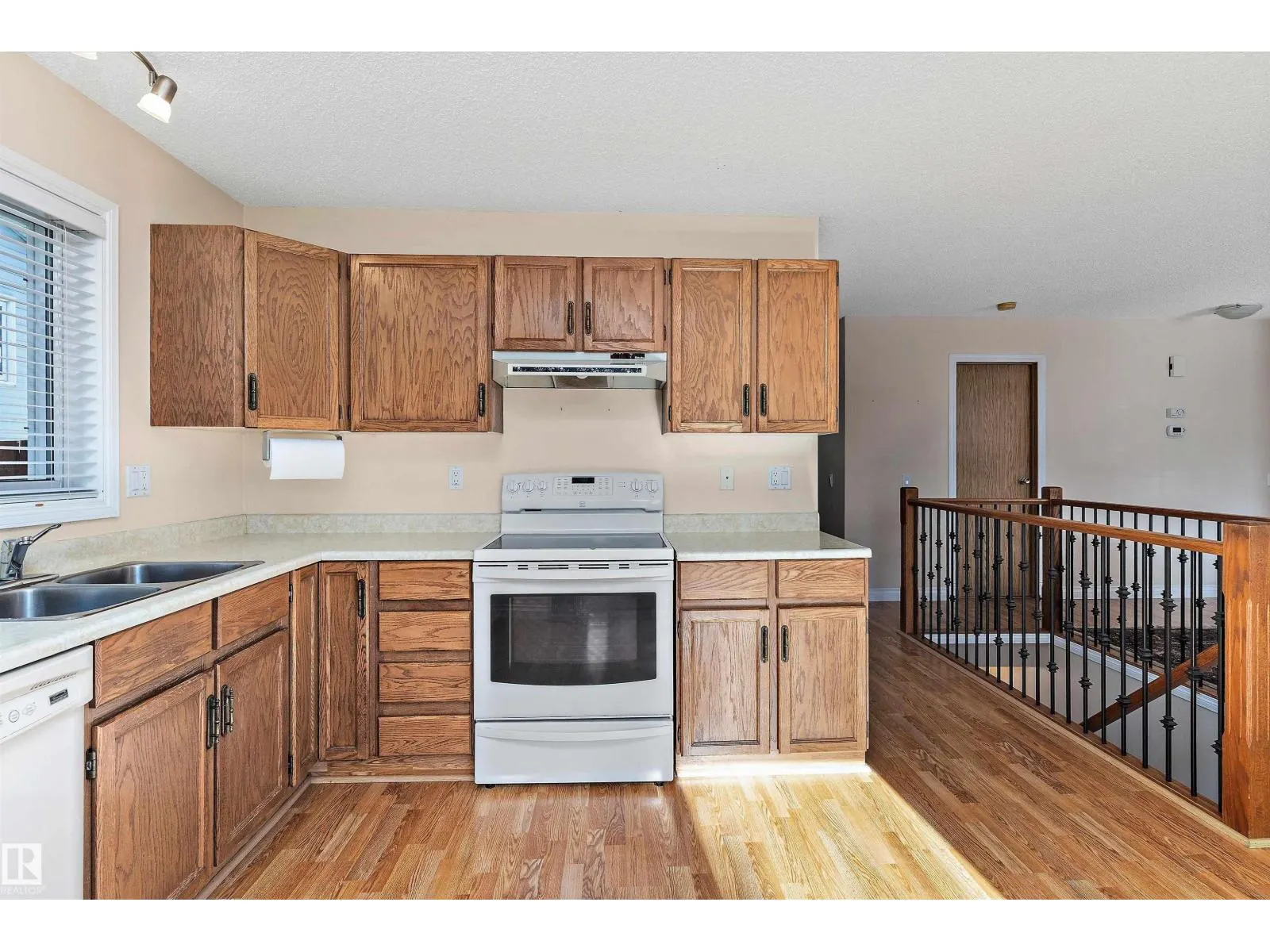 10435 14 AV NW
