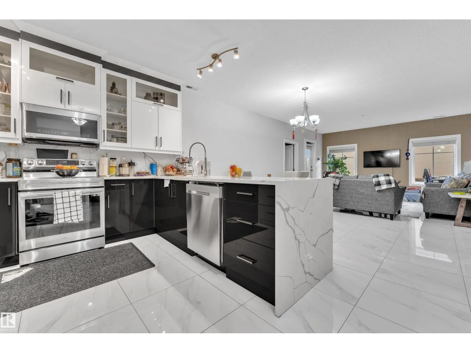 160 Magrath Road NW