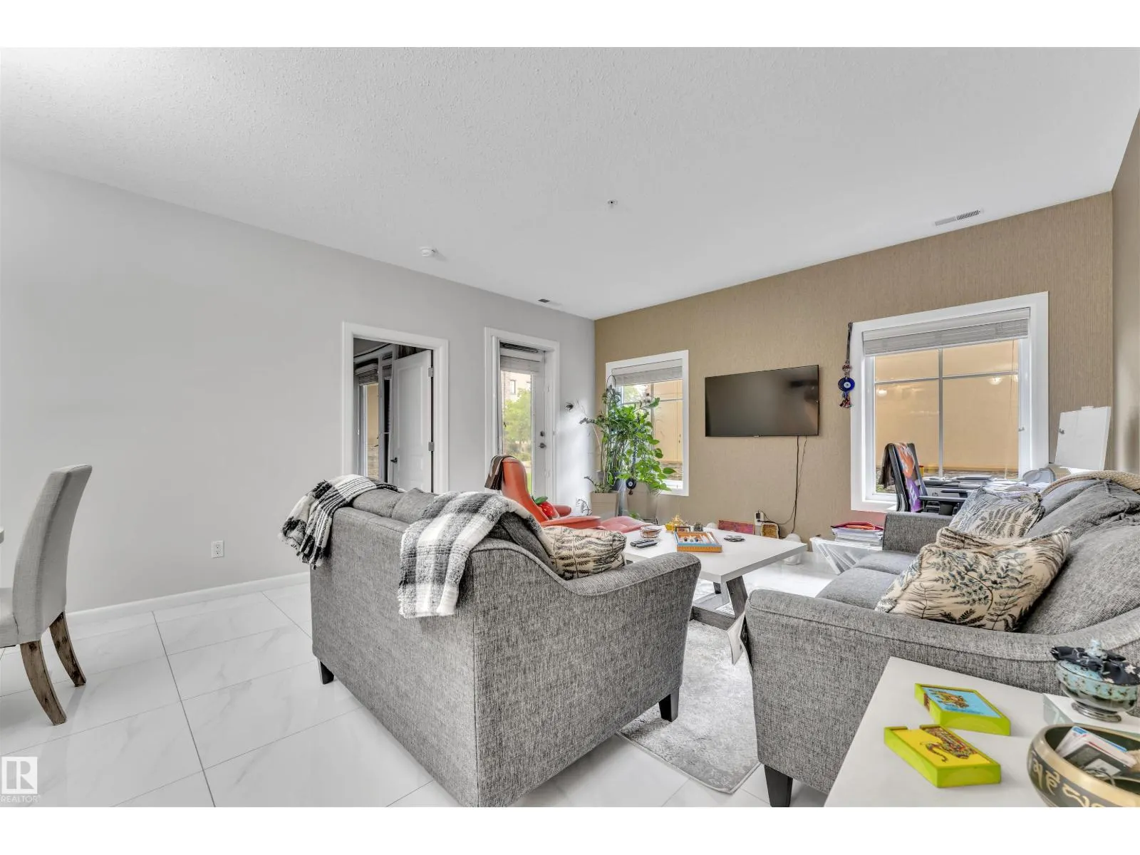 160 Magrath Road NW