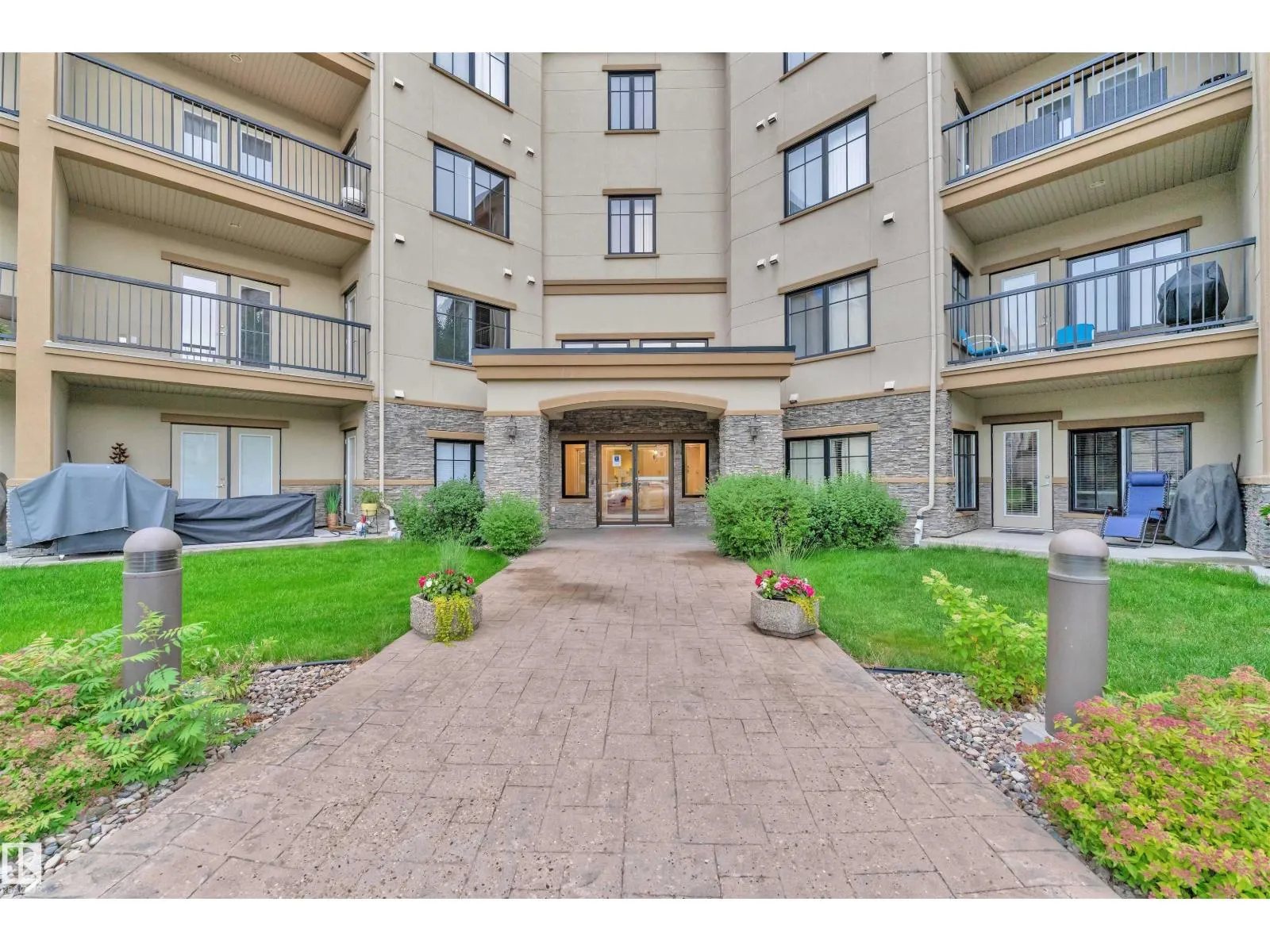 160 Magrath Road NW