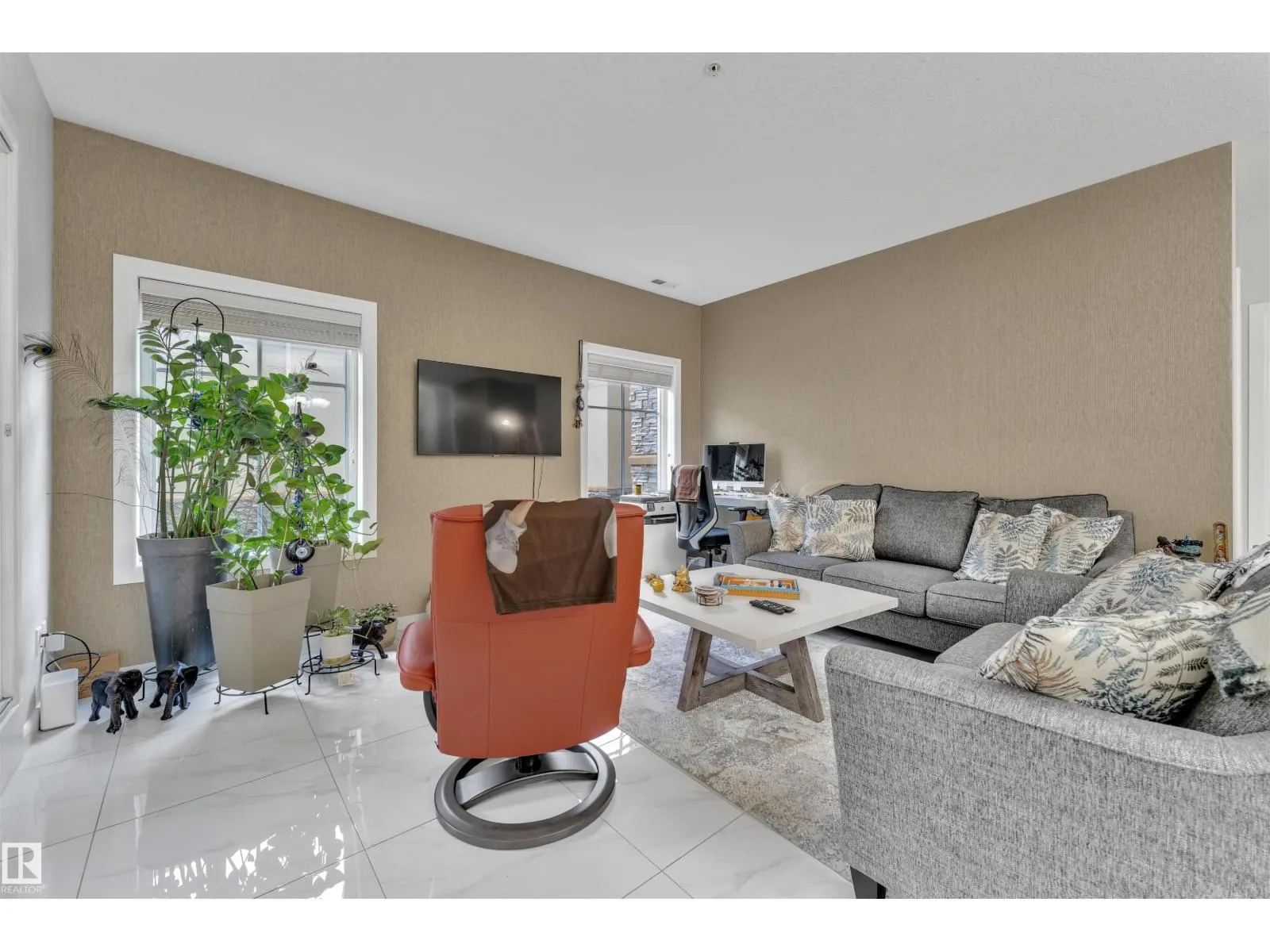 160 Magrath Road NW