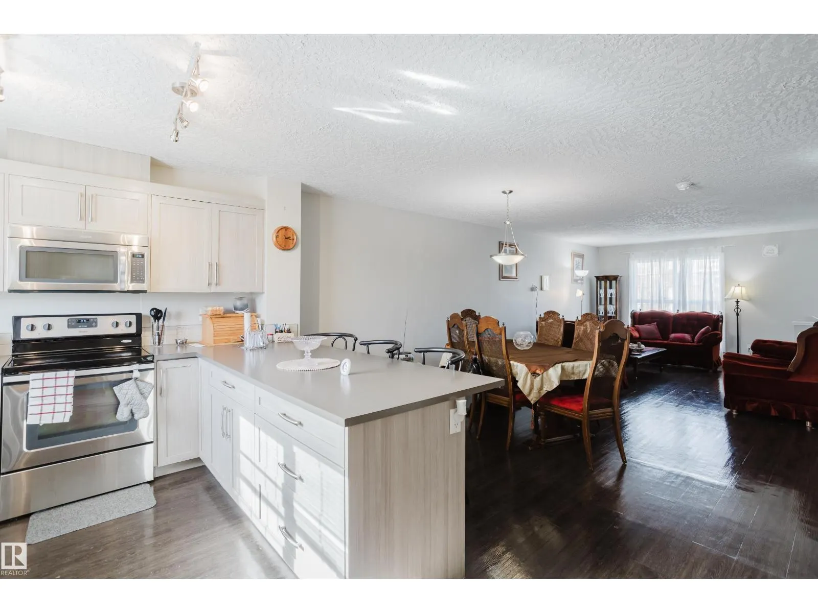 237 SOUTHFORK DR