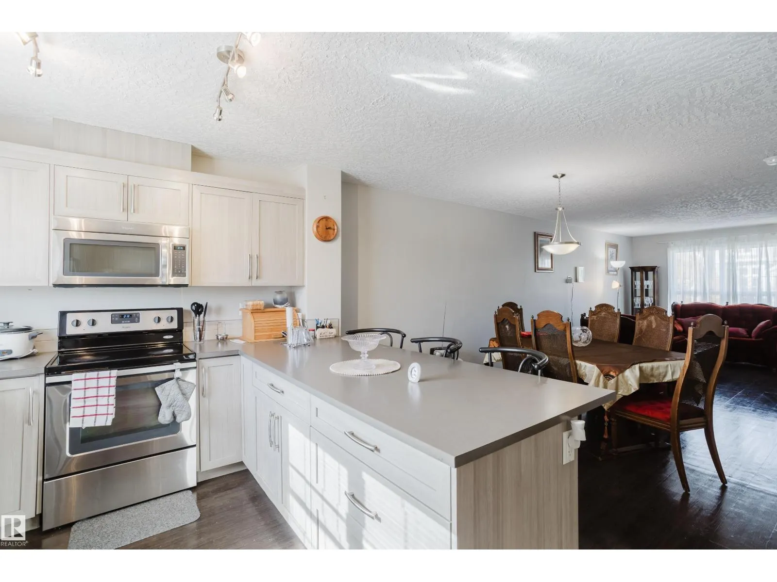 237 SOUTHFORK DR