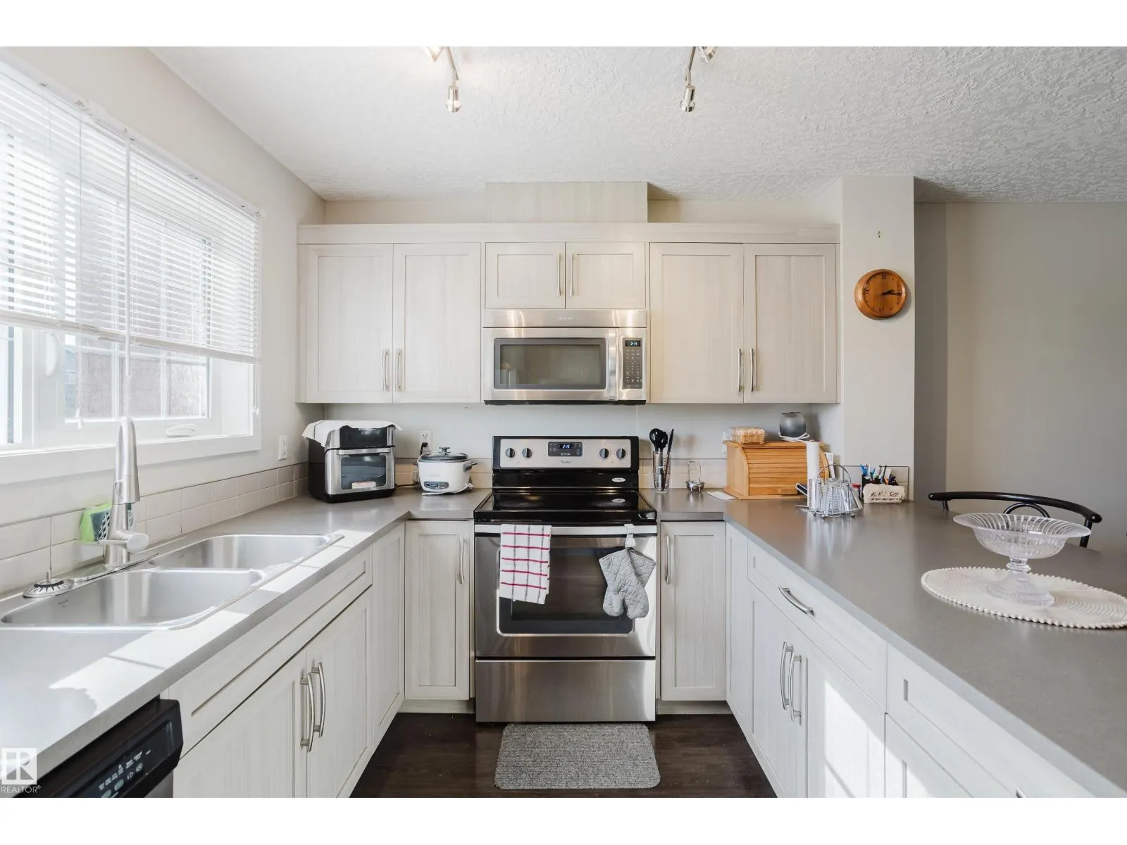 237 SOUTHFORK DR