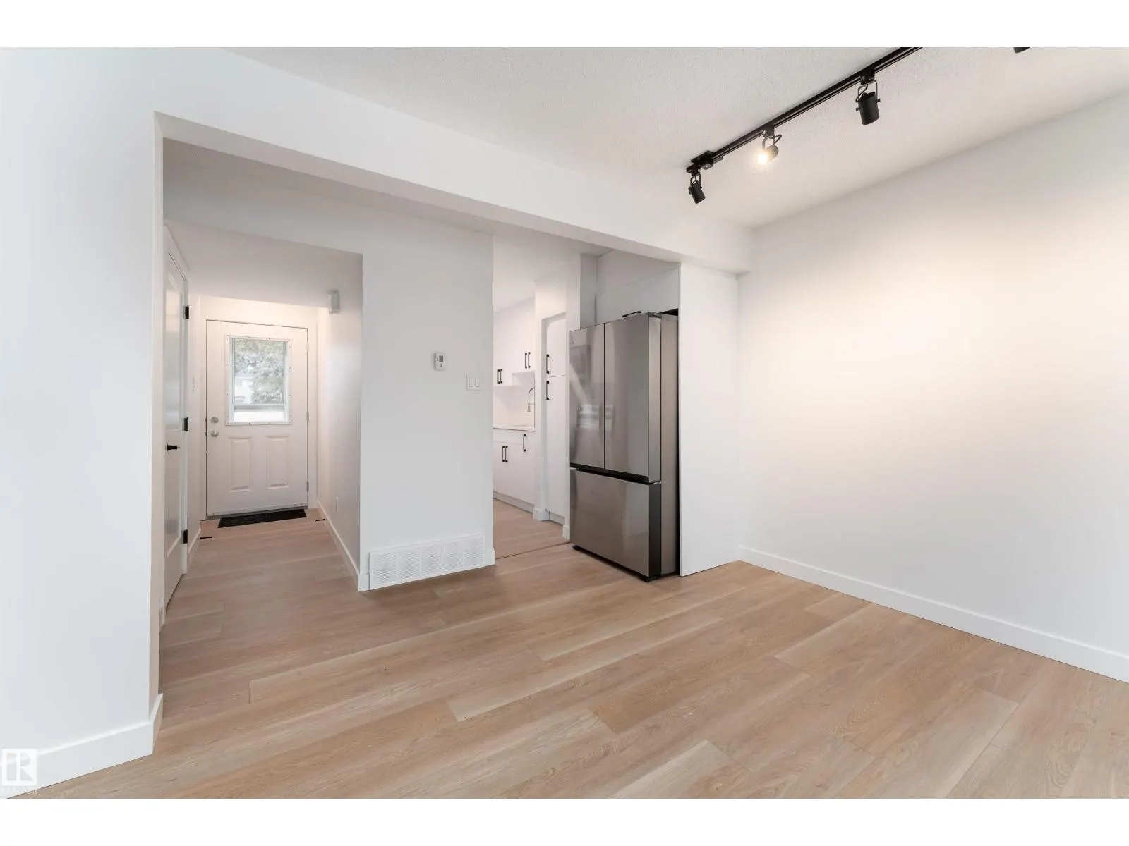 11394 139 AV NW