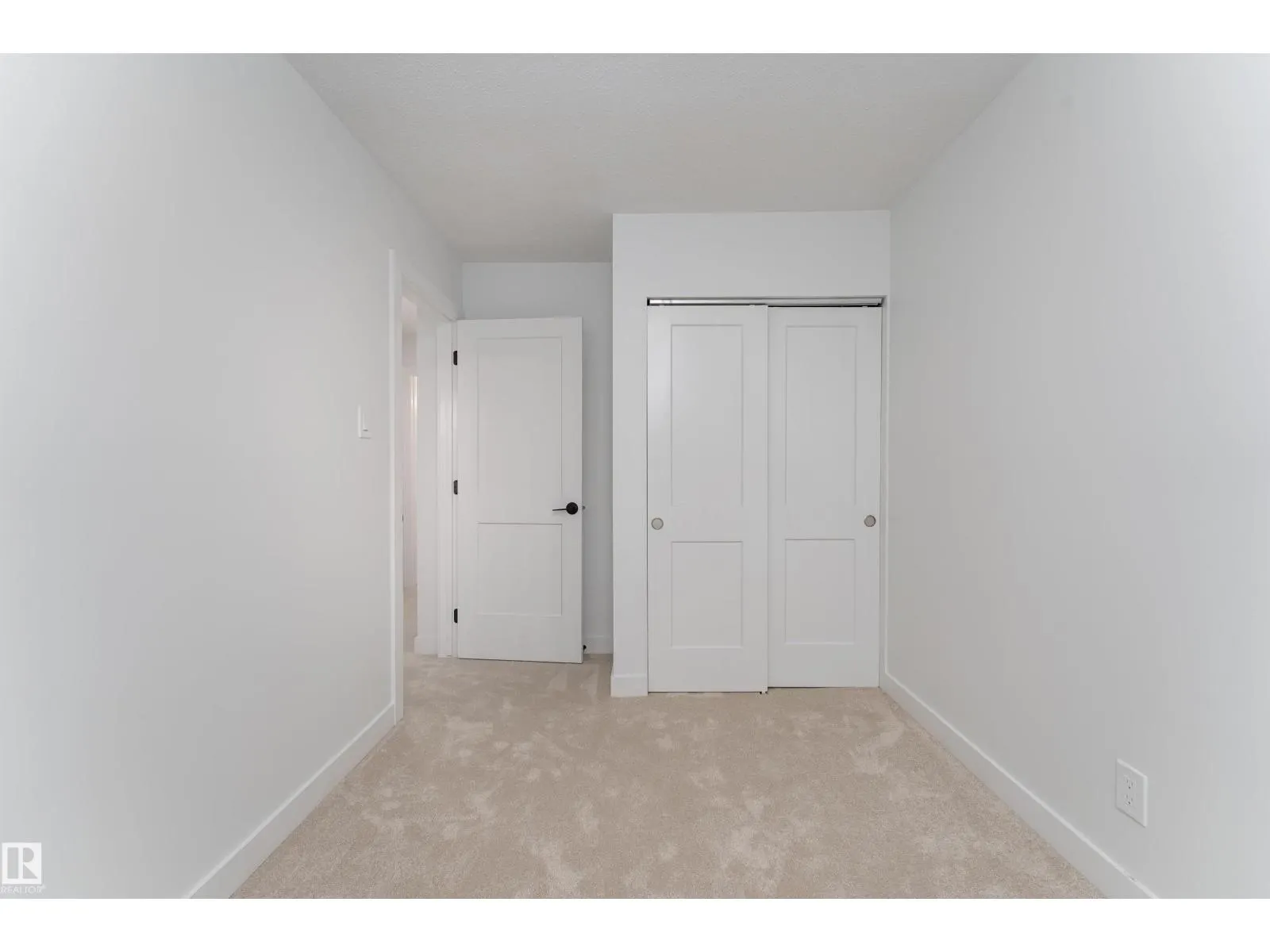 11394 139 AV NW