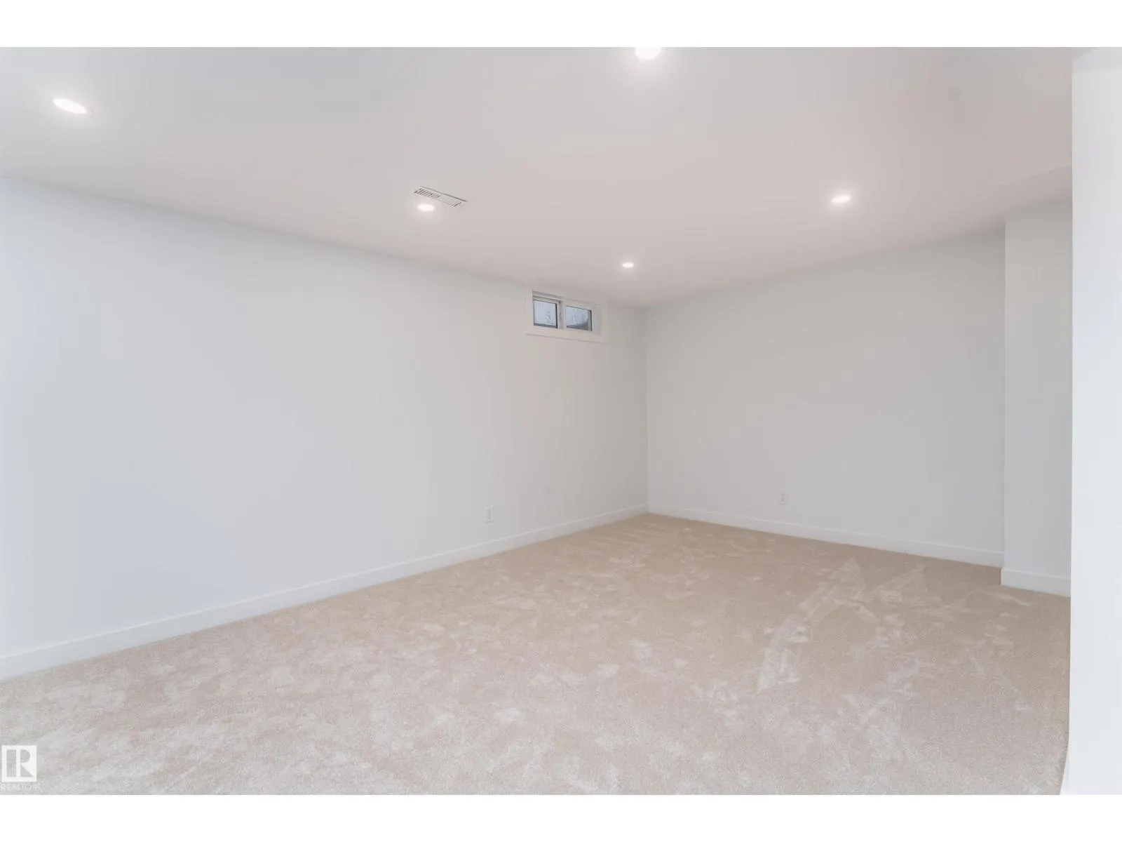 11394 139 AV NW