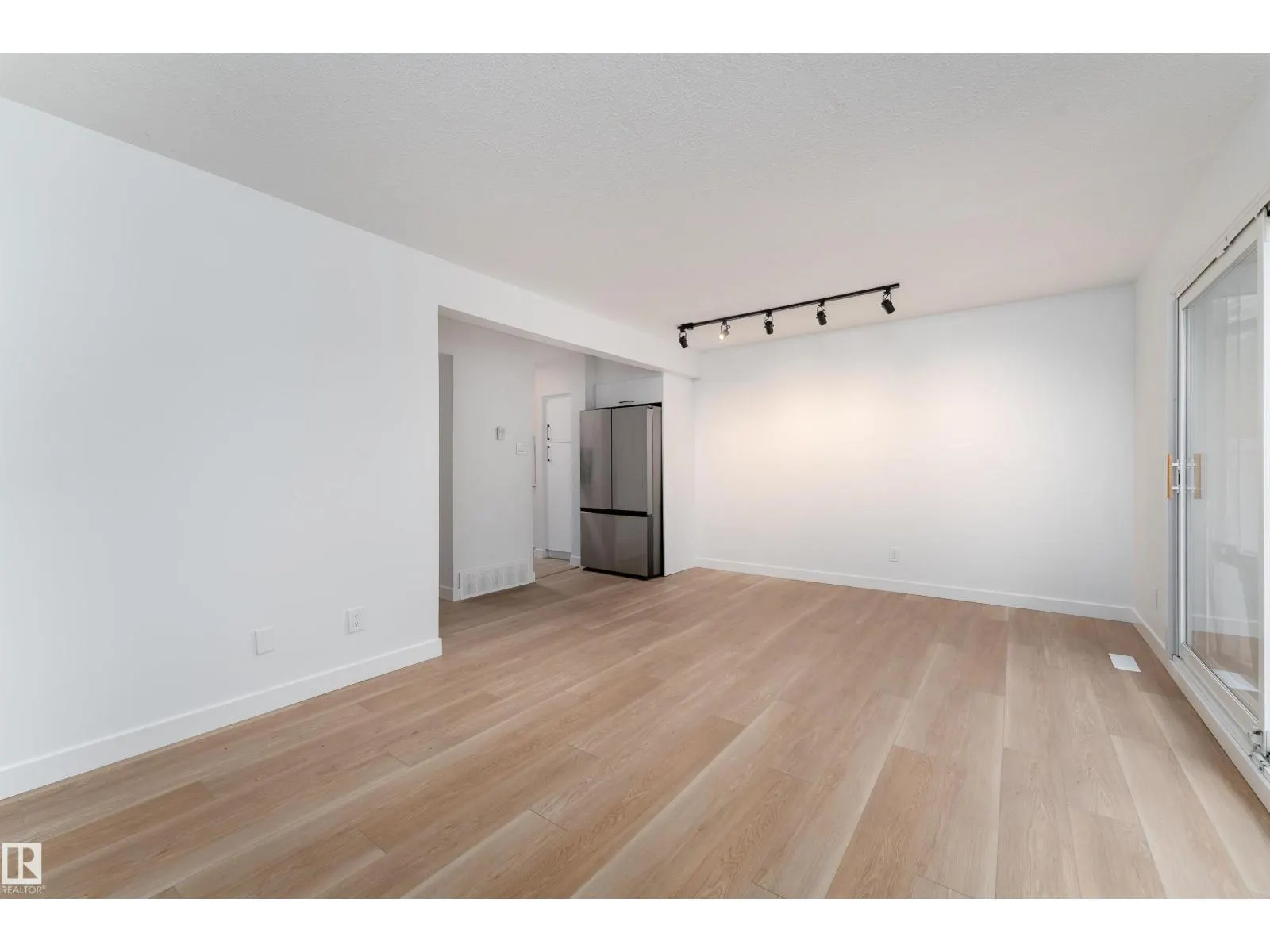 11394 139 AV NW