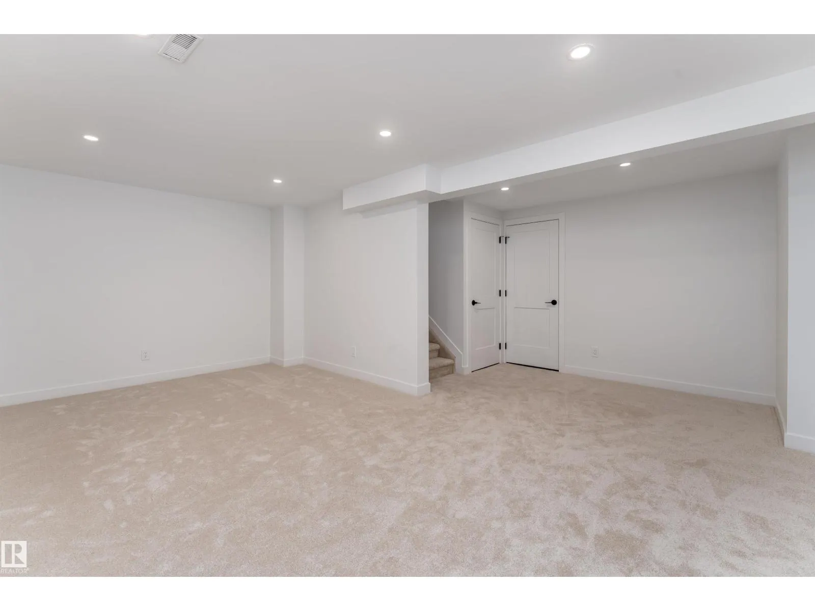 11394 139 AV NW