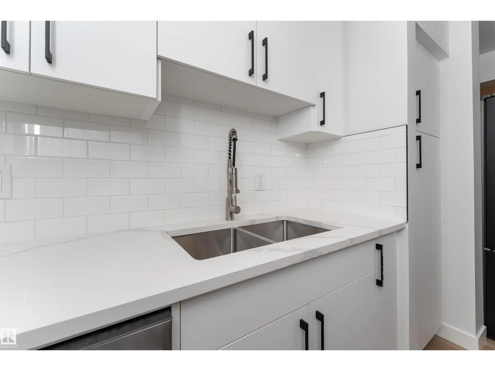 11394 139 AV NW