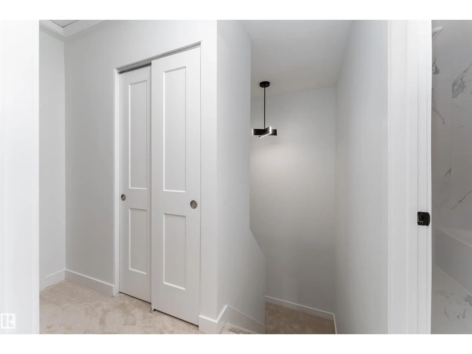 11394 139 AV NW
