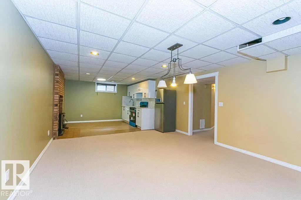 1720 89 ST NW