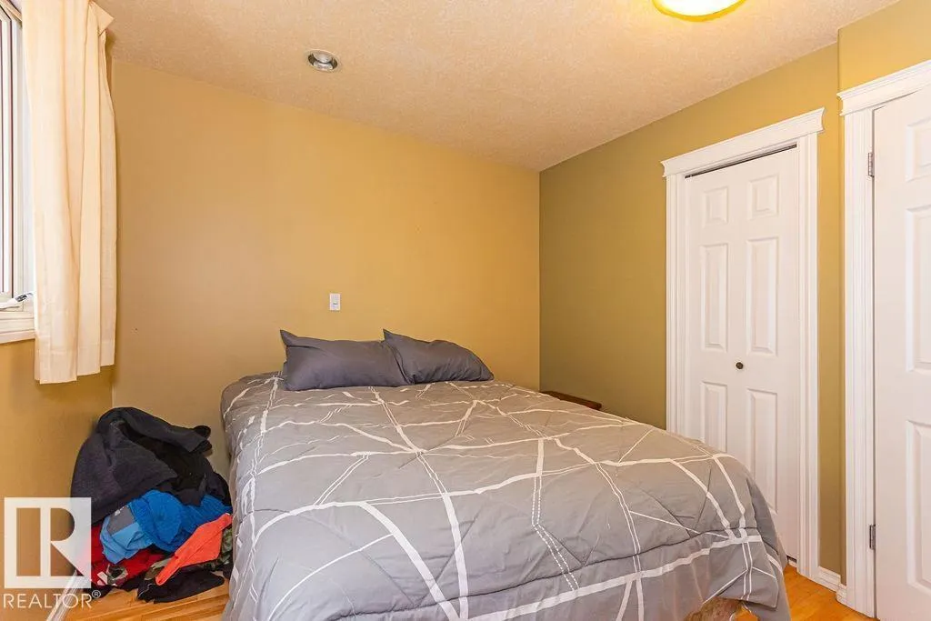 1720 89 ST NW
