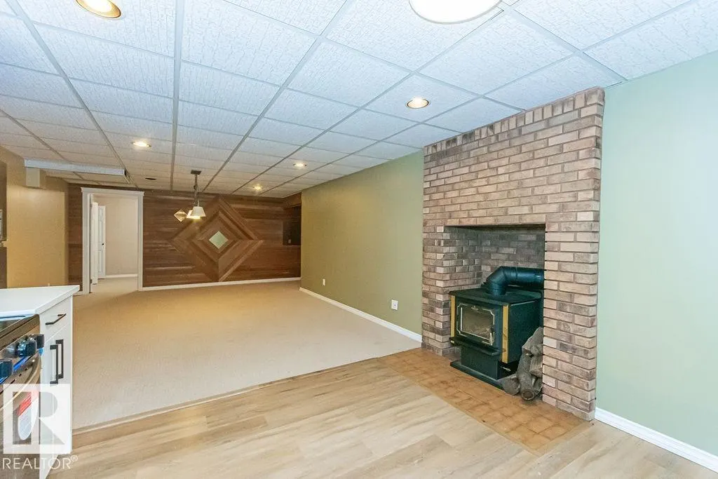 1720 89 ST NW