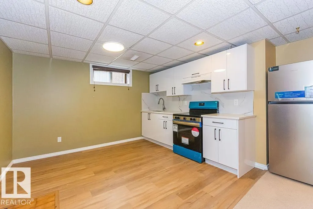 1720 89 ST NW