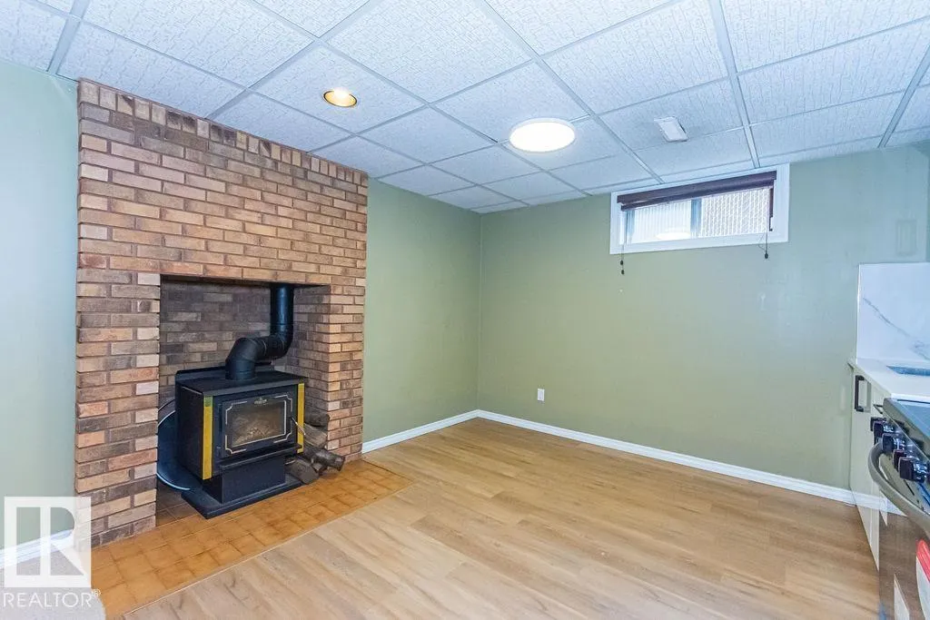 1720 89 ST NW