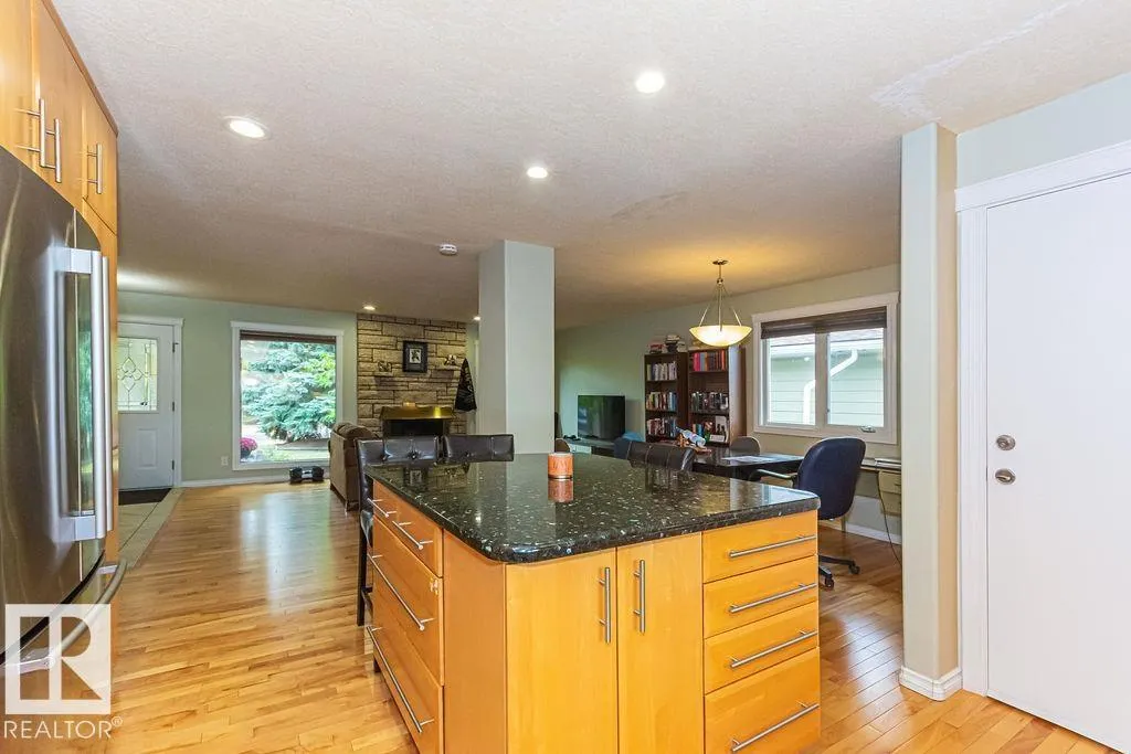 1720 89 ST NW