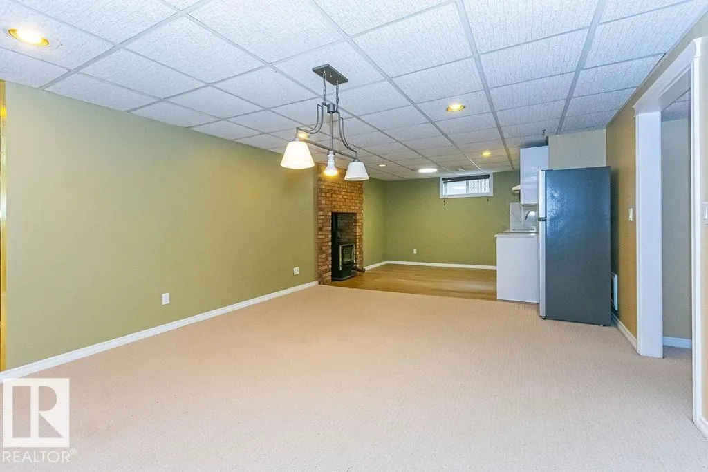 1720 89 ST NW
