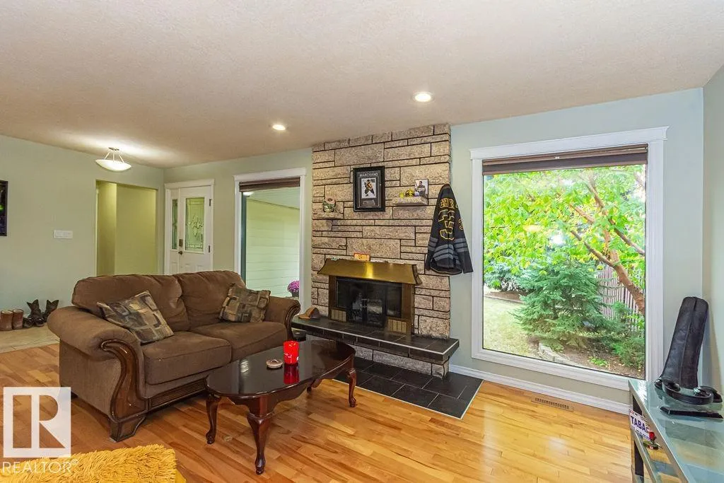 1720 89 ST NW