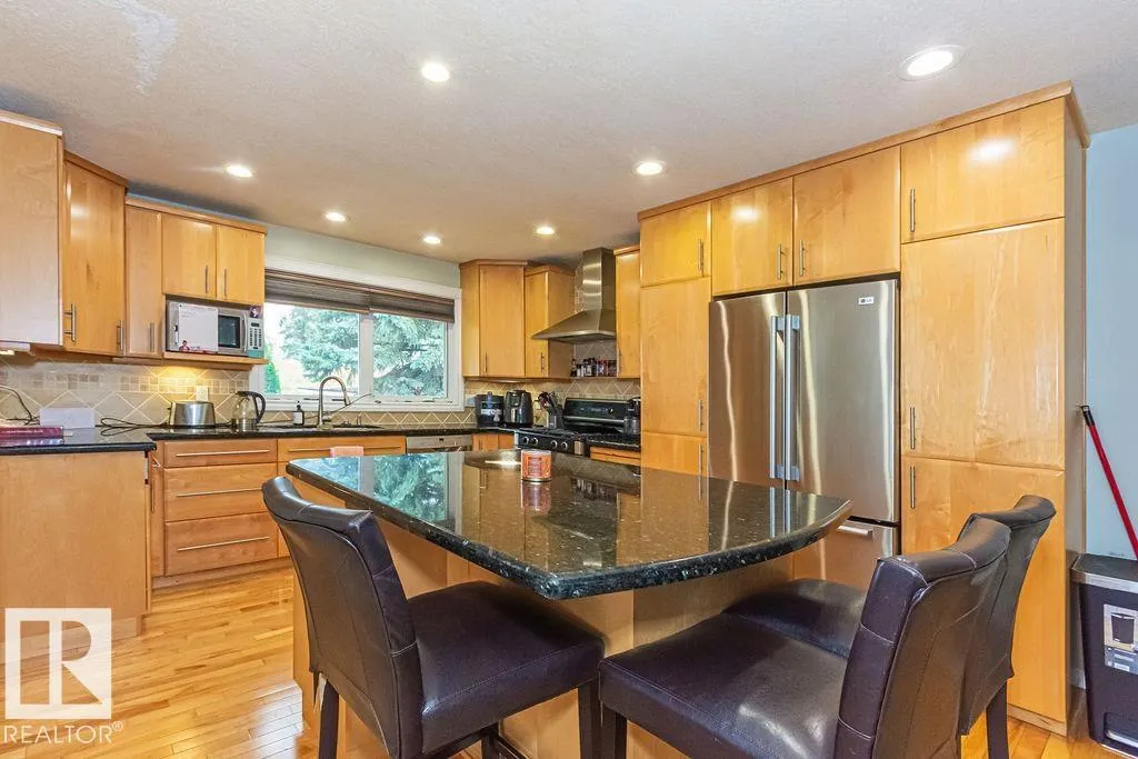 1720 89 ST NW