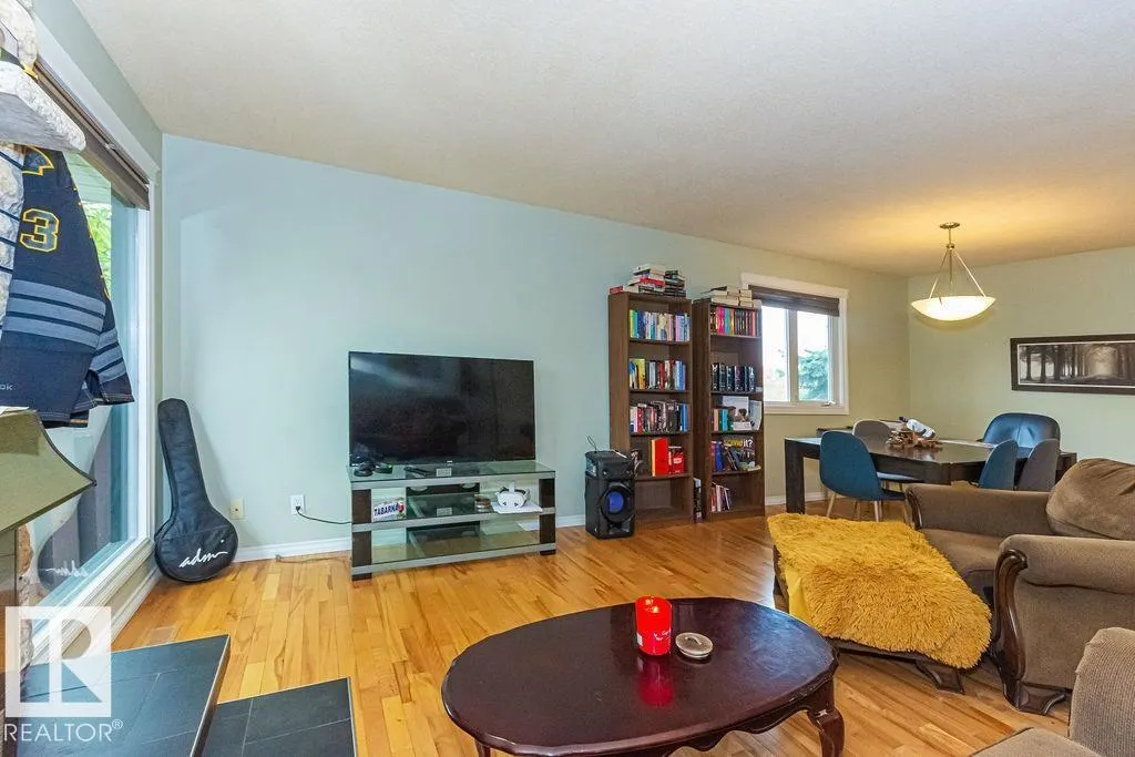 1720 89 ST NW