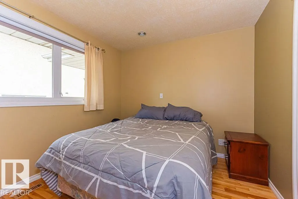 1720 89 ST NW