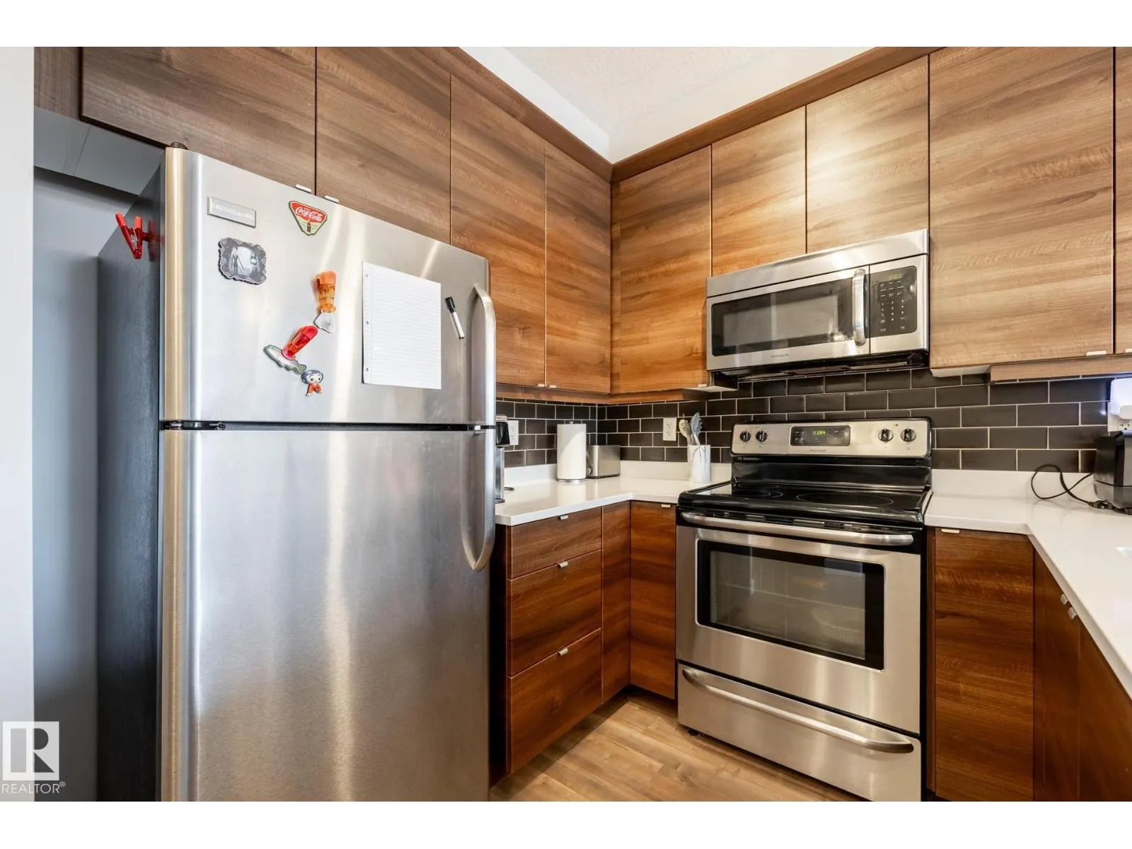 #202 2590 ANDERSON WY SW