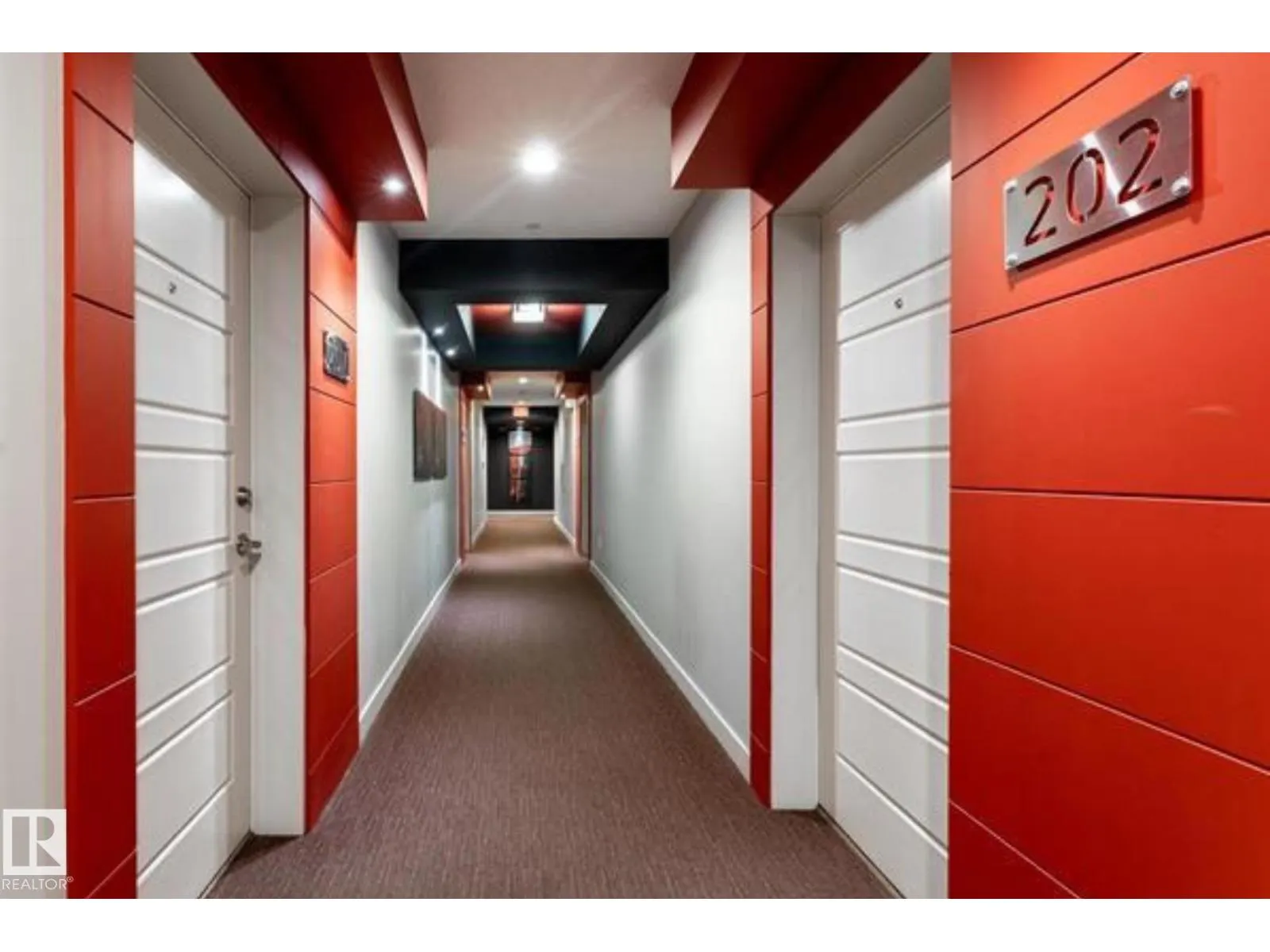 #202 2590 ANDERSON WY SW