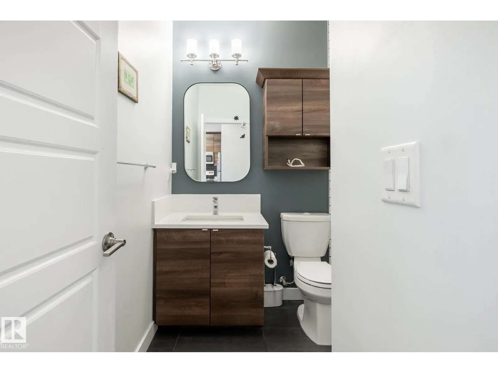#202 2590 ANDERSON WY SW