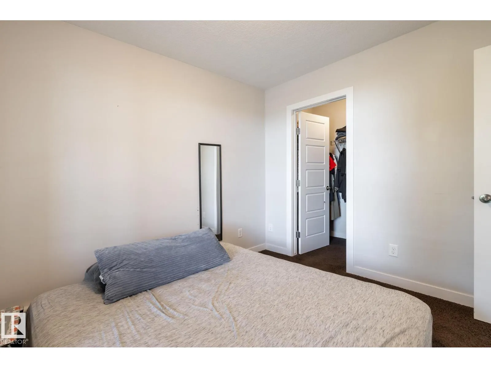 #202 2590 ANDERSON WY SW