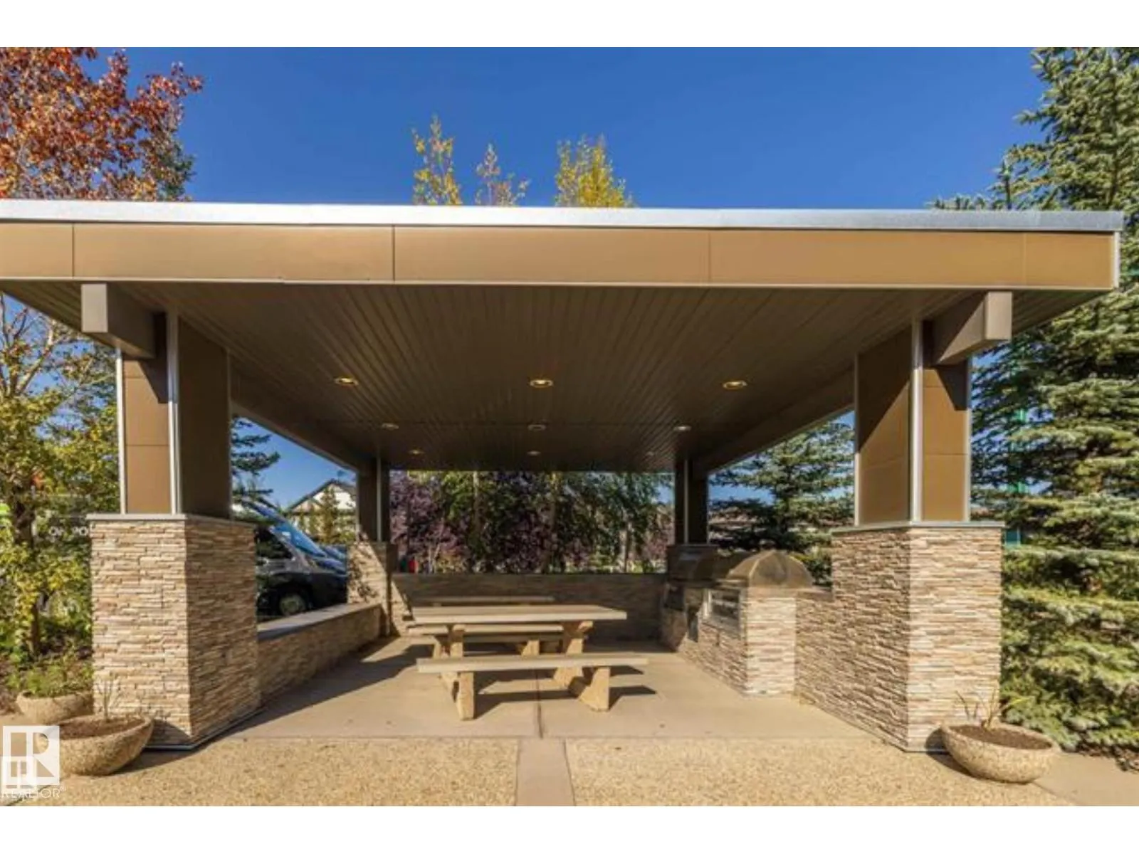 #202 2590 ANDERSON WY SW