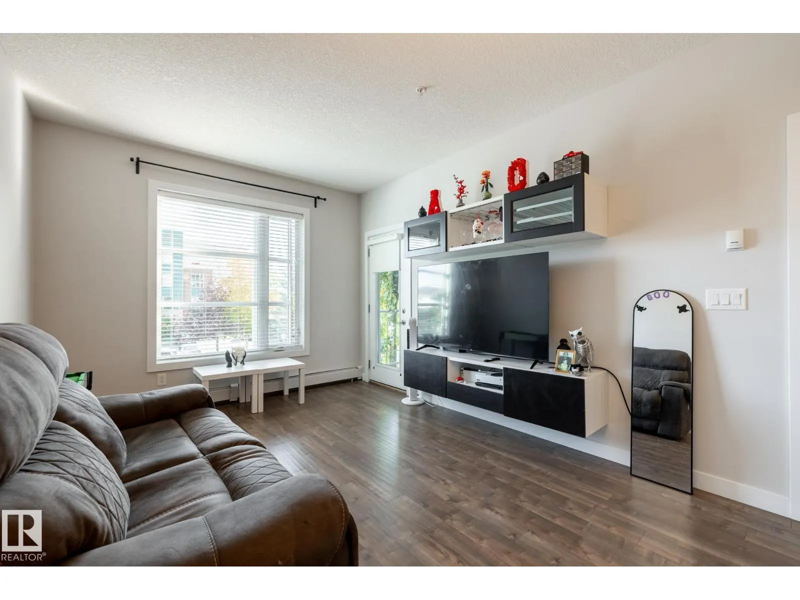 #202 2590 ANDERSON WY SW