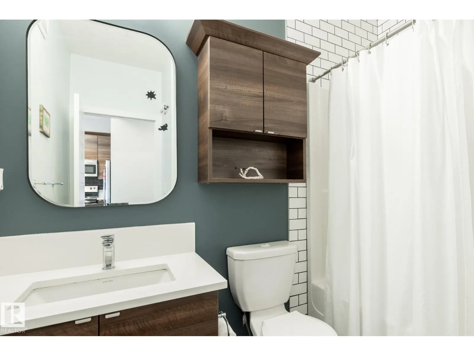 #202 2590 ANDERSON WY SW