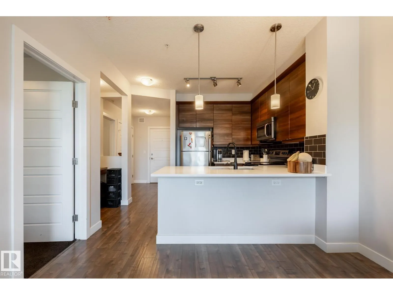 #202 2590 ANDERSON WY SW