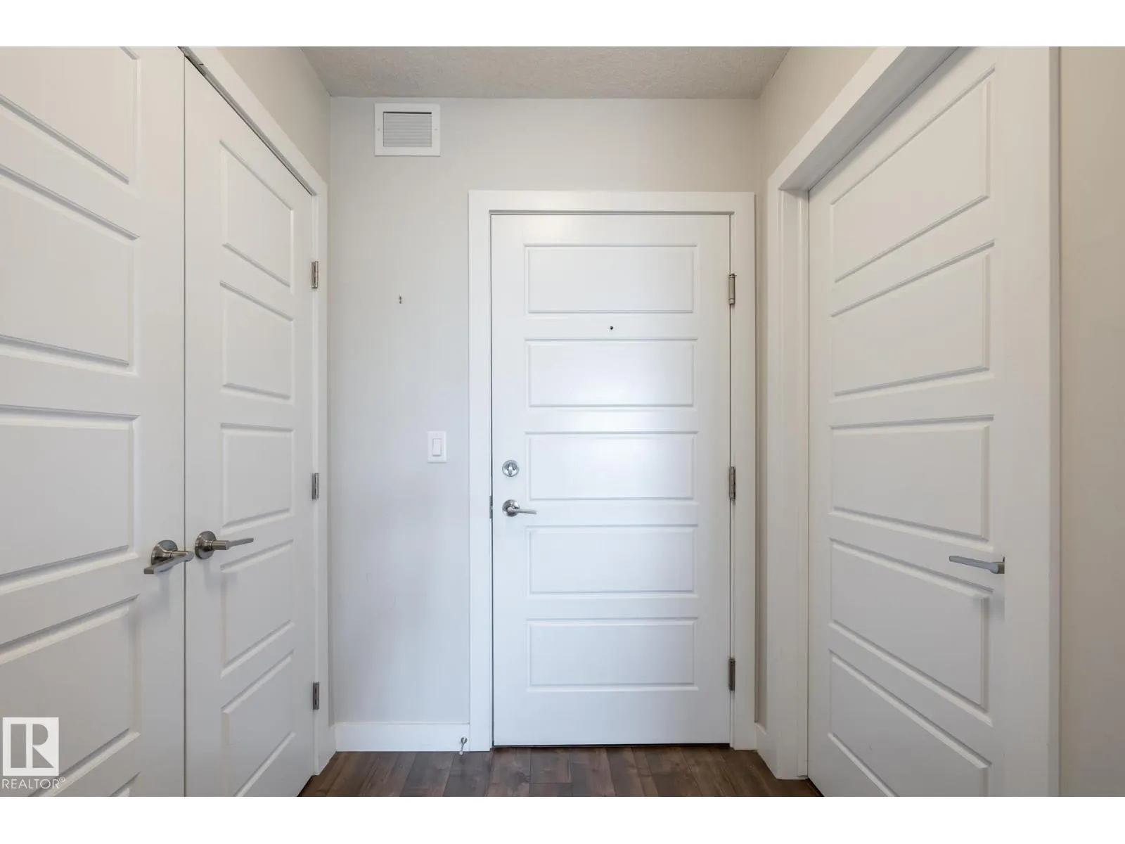 #202 2590 ANDERSON WY SW