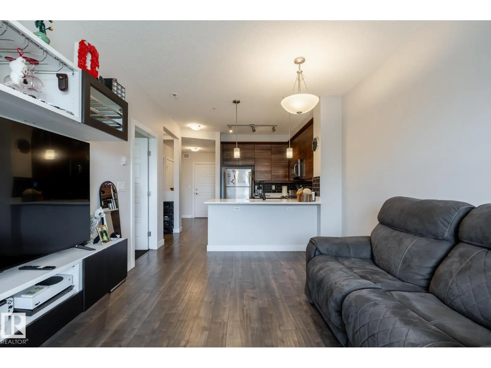 #202 2590 ANDERSON WY SW