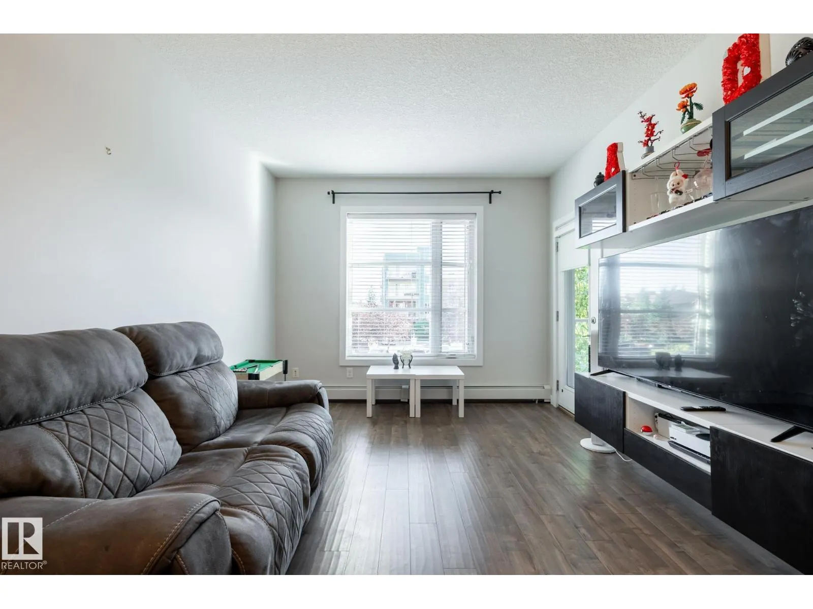 #202 2590 ANDERSON WY SW