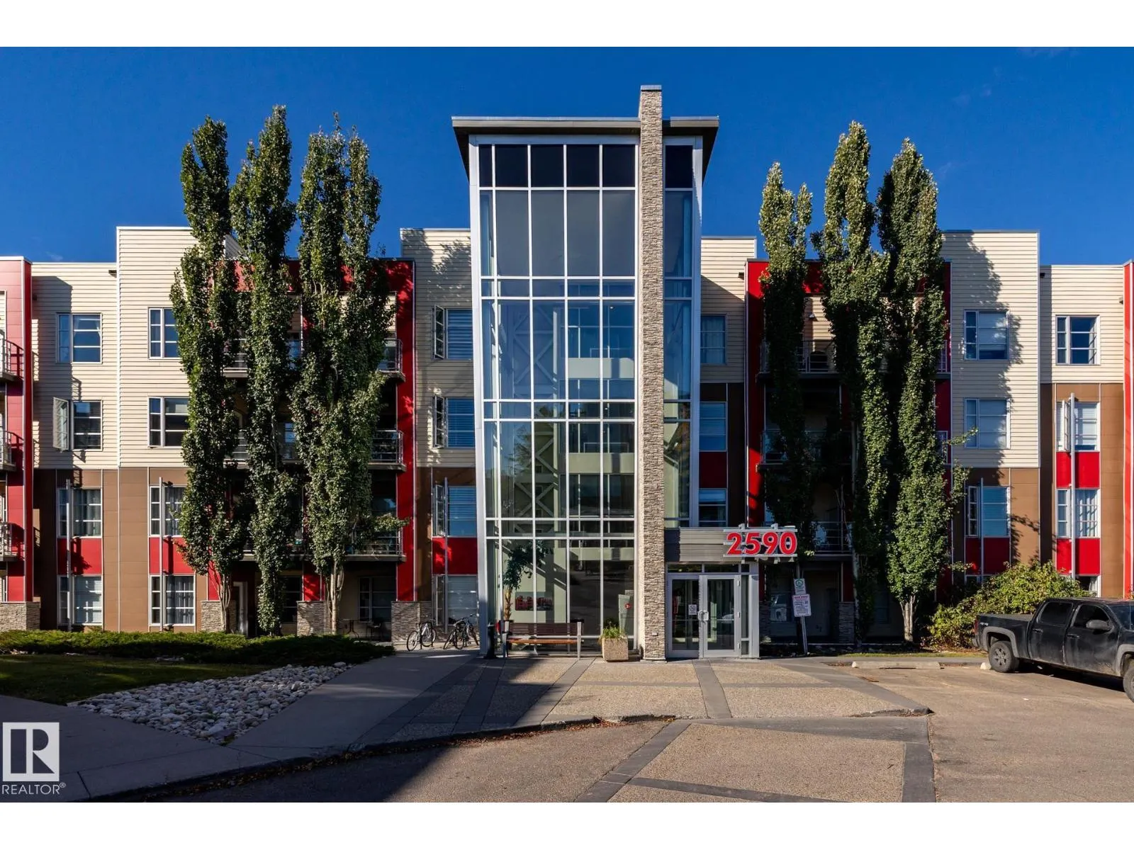 #202 2590 ANDERSON WY SW