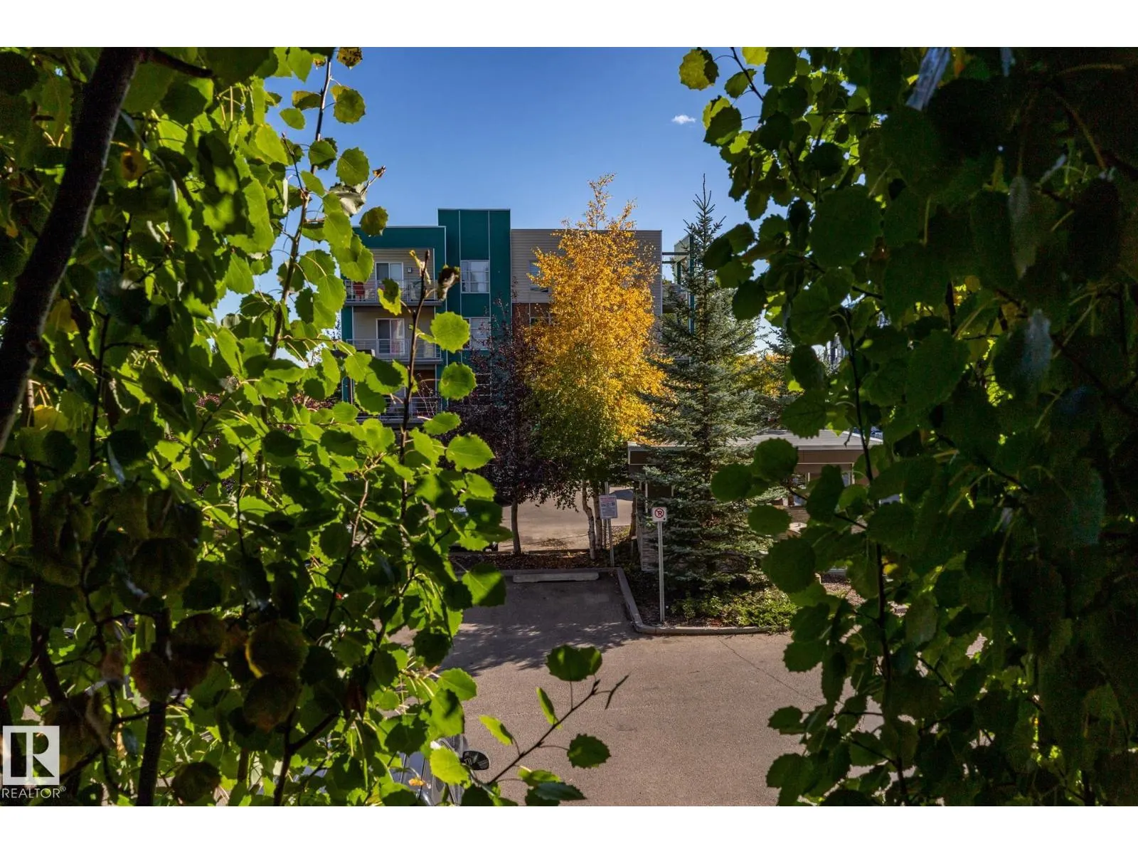 #202 2590 ANDERSON WY SW