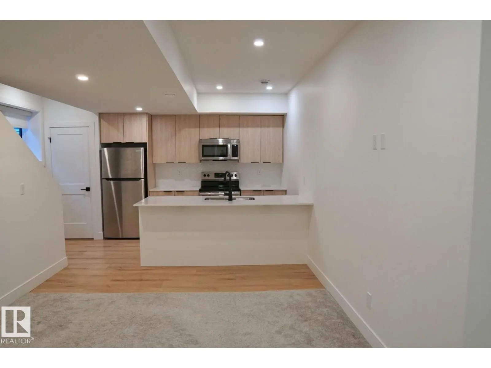 7553 81 AV NW