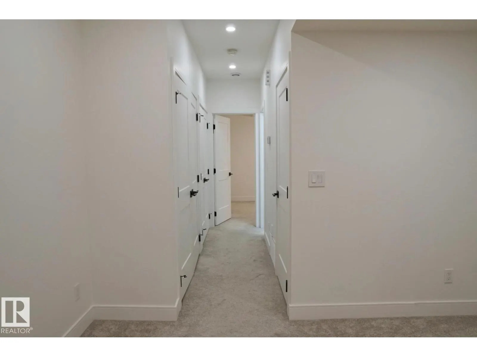 7553 81 AV NW