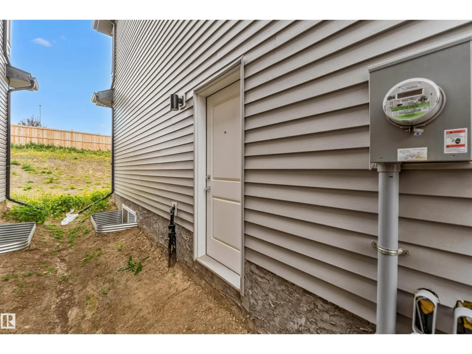 60 HEMINGWAY CR