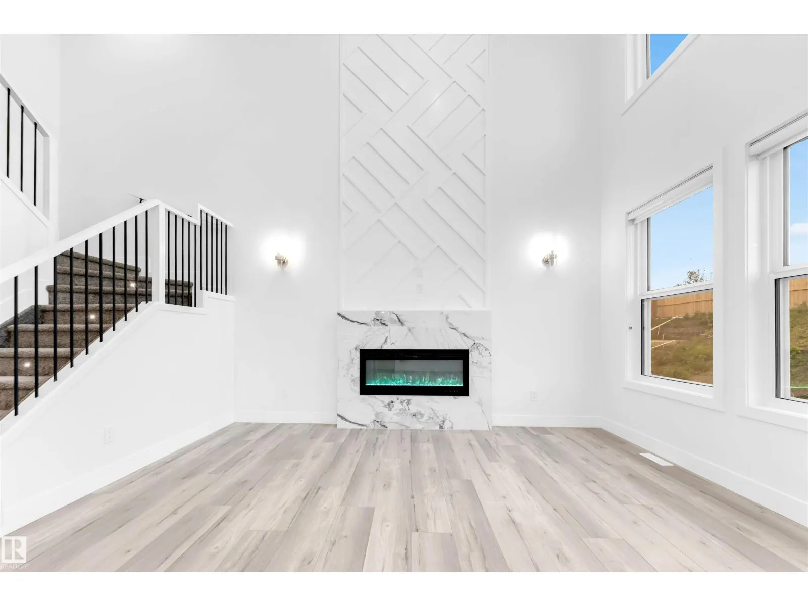 60 HEMINGWAY CR
